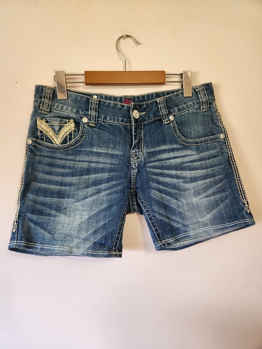 Rock & Roll Cowgirl Rhinestone Western Denim Shorts Size 29 EUC Rodeo Cowgirl